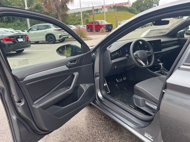 2026 Volkswagen Jetta 1.5T Sport photo 4