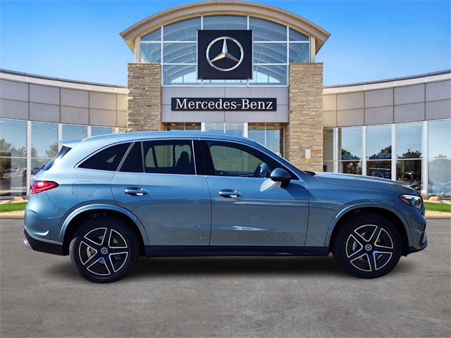 2026 Mercedes Benz GLC 300 4MATIC photo 4