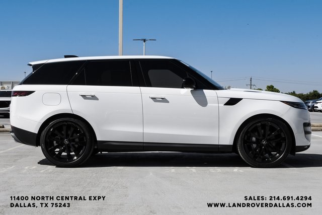 2025 Land Rover Range Rover Sport SE photo 4