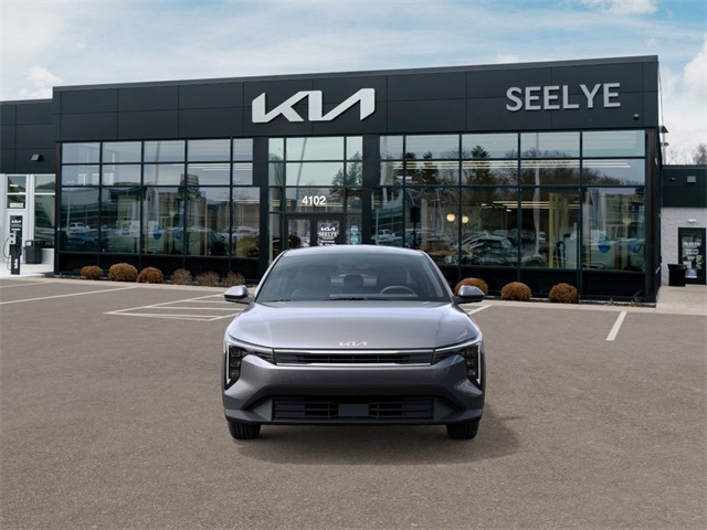 2025 Kia K4 LXS photo 2