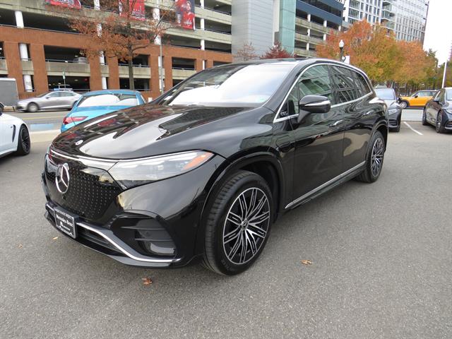 2023 Mercedes-Benz EQS SUV Base's photo