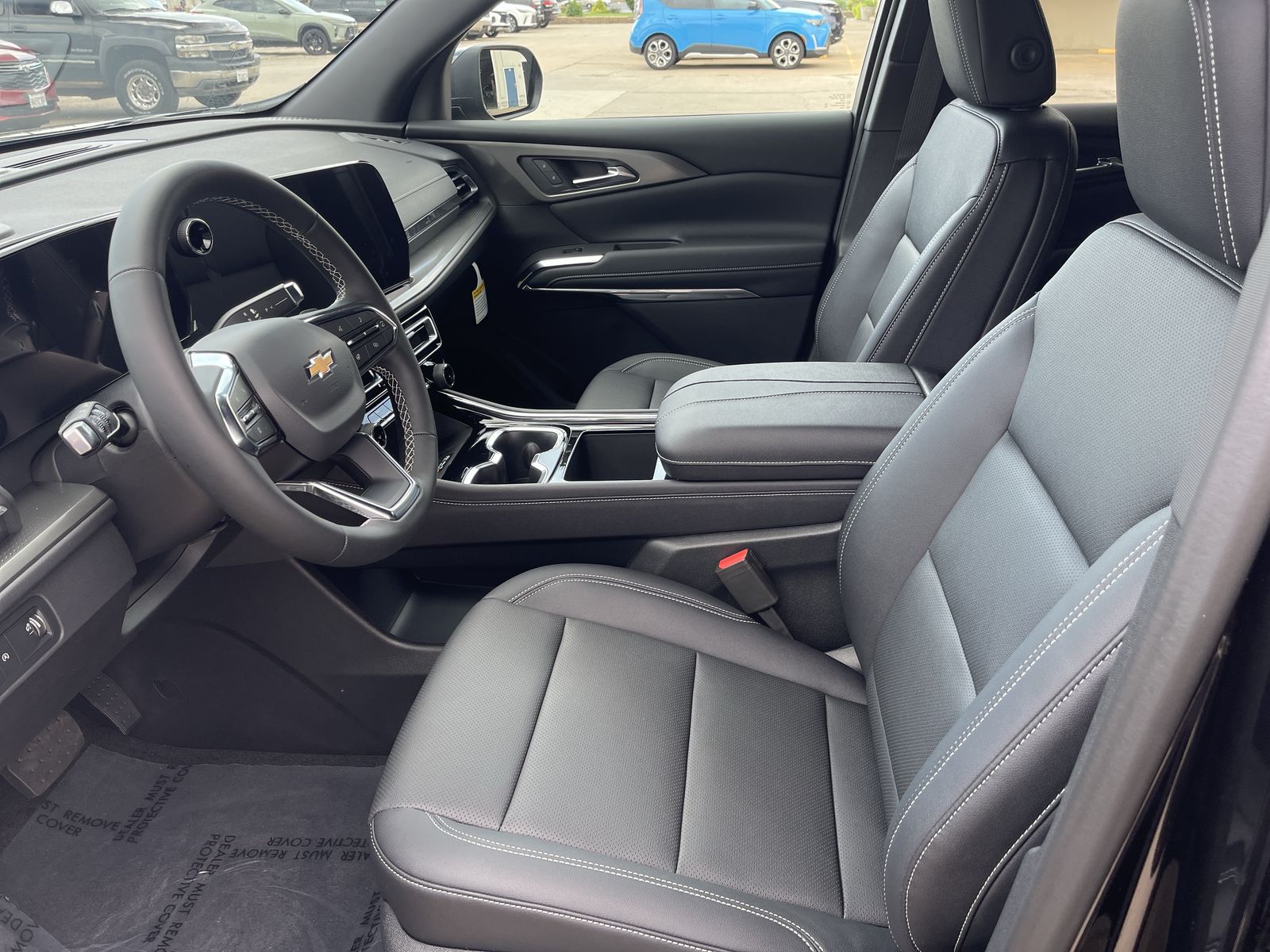 2026 Chevrolet Traverse photo 2