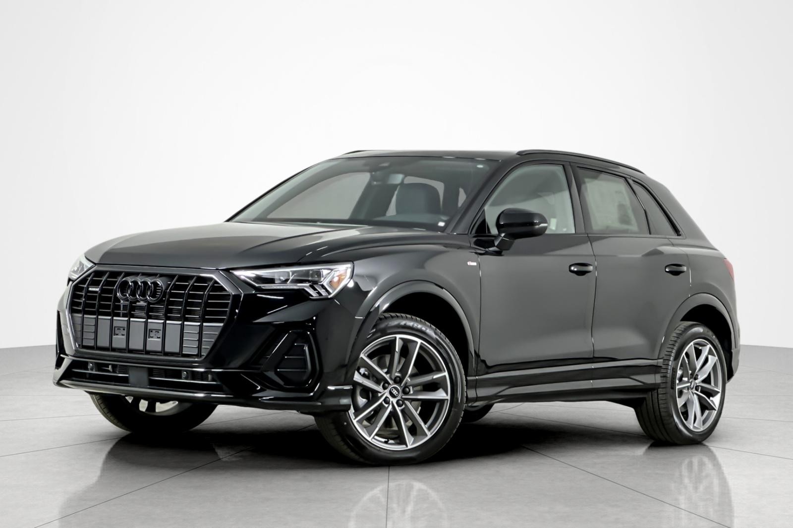 2025 Audi Q3 S Line Premium's photo