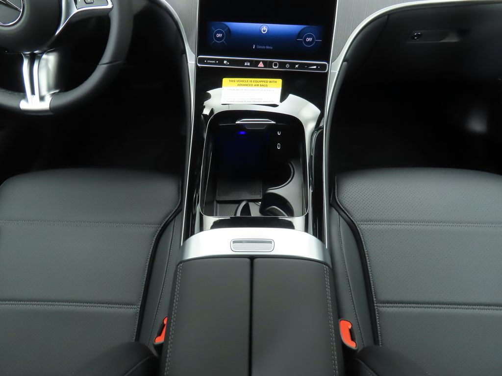 2025 Mercedes Benz GLC 300 photo 14