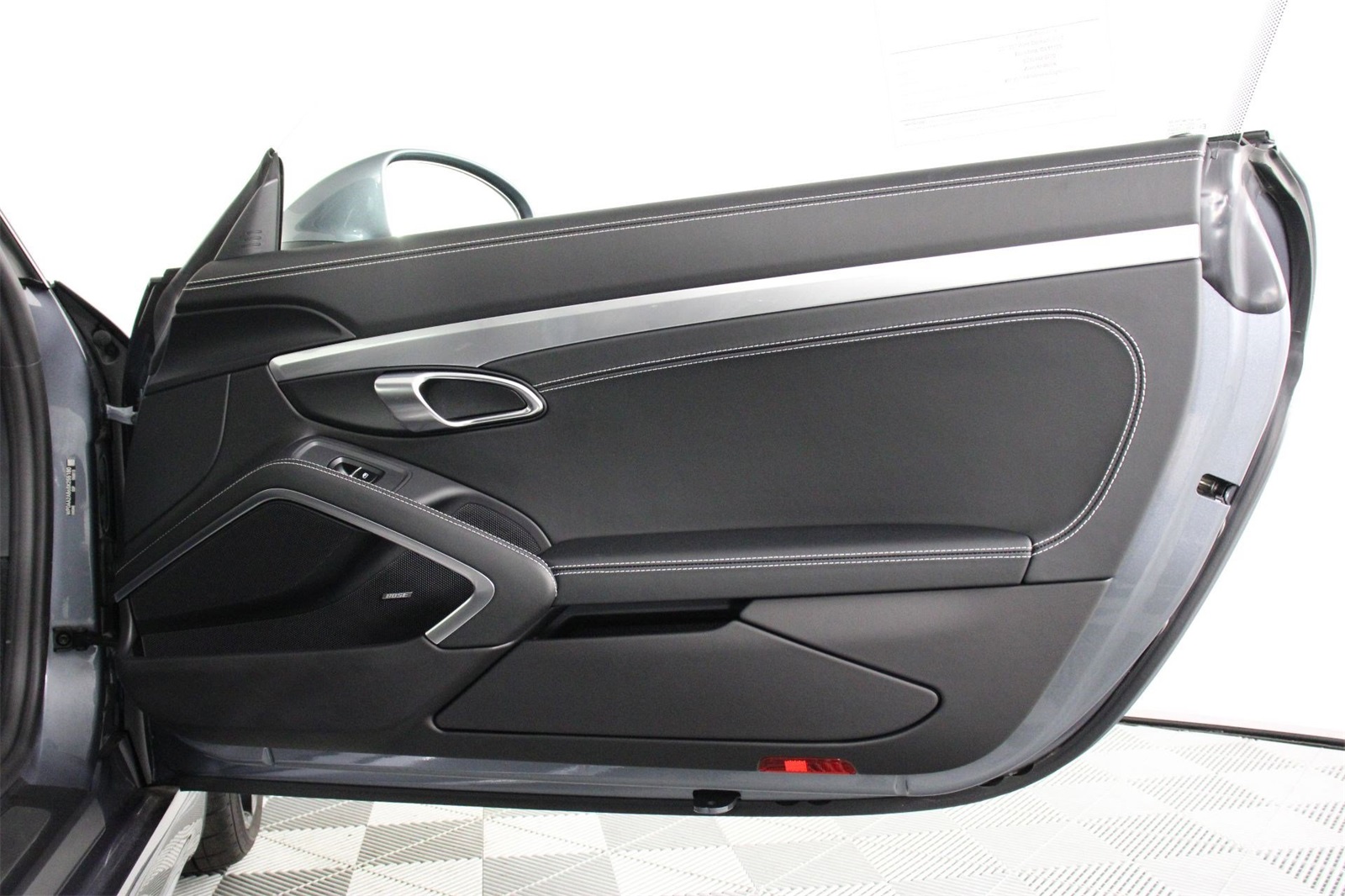 2025 Porsche Cayman photo 20