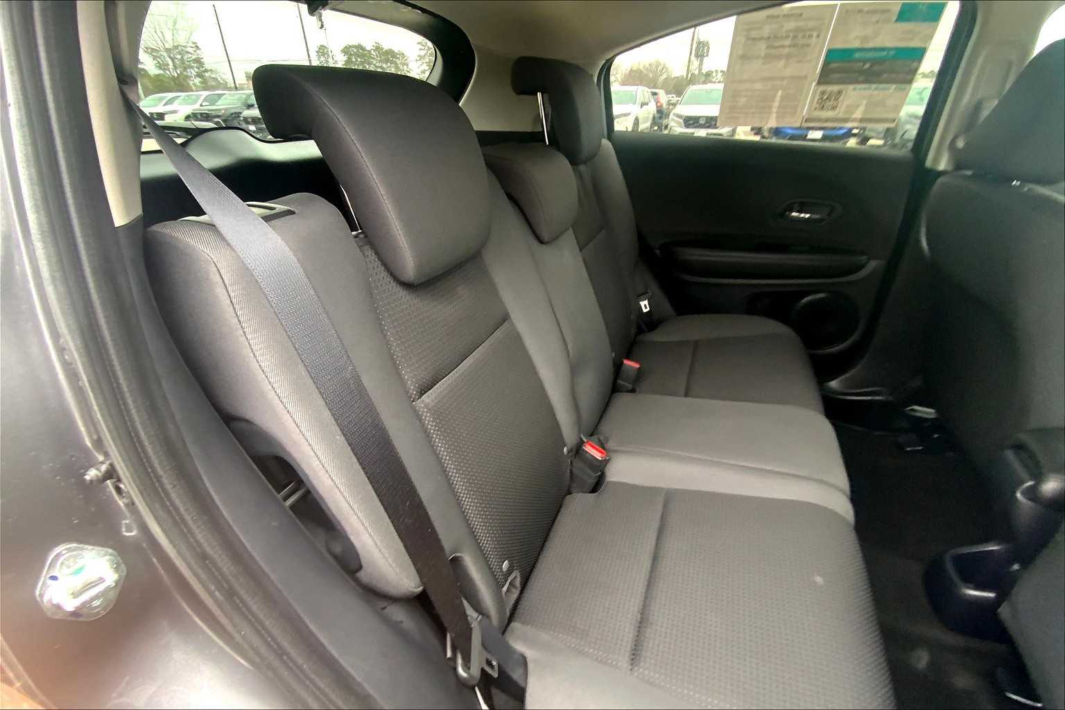 2022 Honda HR-V LX photo 16