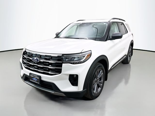2025 Ford Explorer photo 3