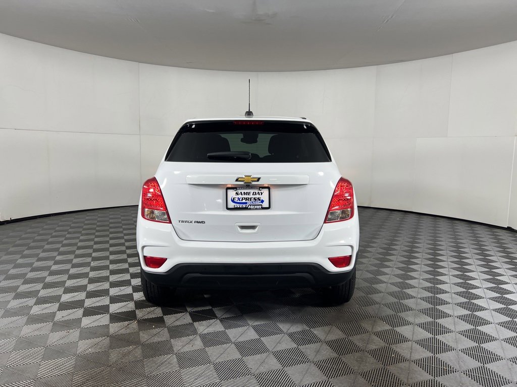 2022 Chevrolet Trax LS photo 4