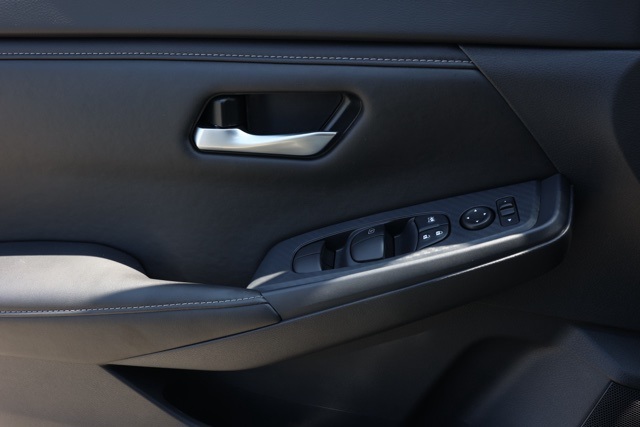 2025 Nissan Sentra SV photo 23