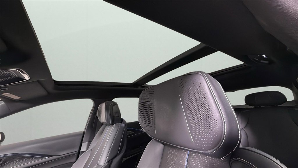 2024 Cadillac Lyriq Luxury photo 28