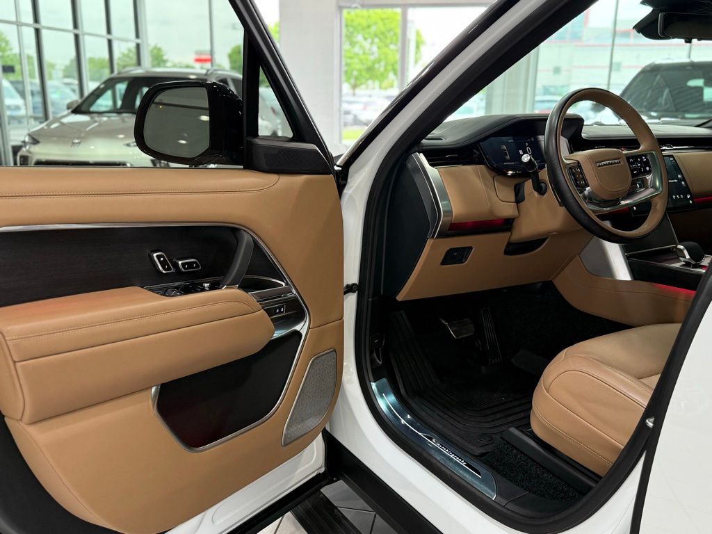 2025 Land Rover Range Rover Autobiography photo 23