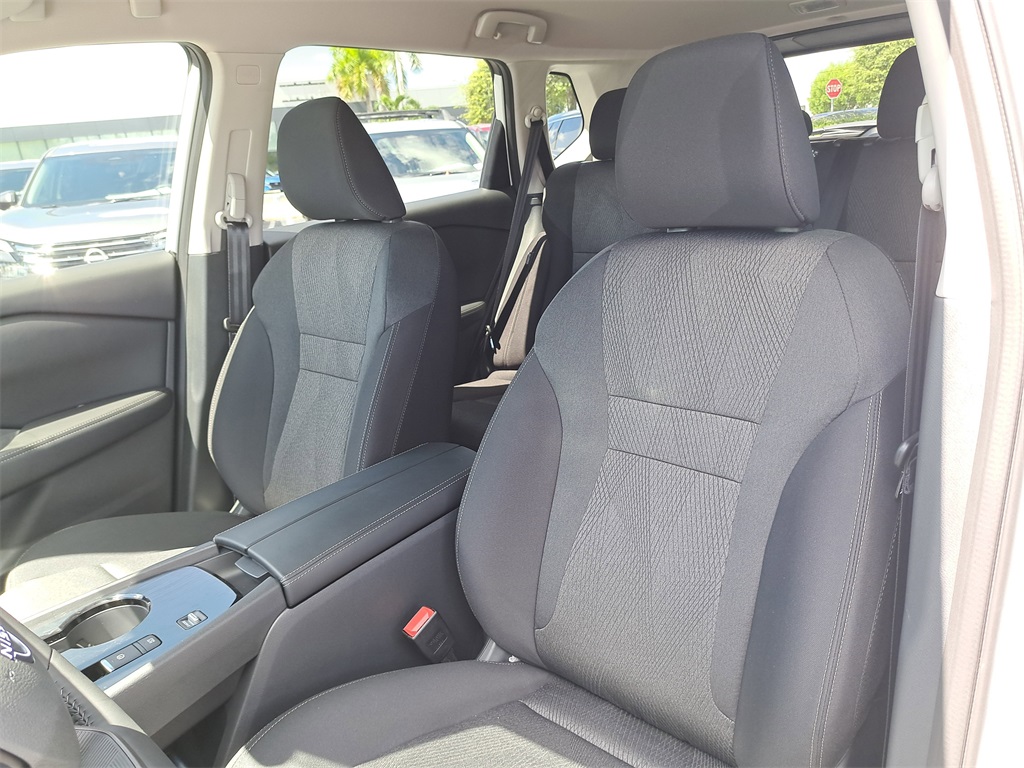 2026 Nissan Rogue SV photo 19