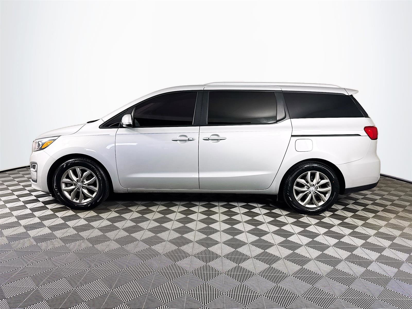 2021 Kia Sedona EX photo 4