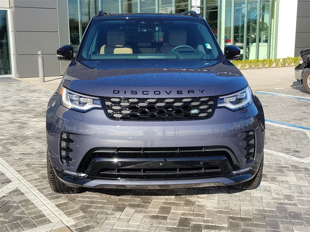 2025 Land Rover Discovery SE photo 8