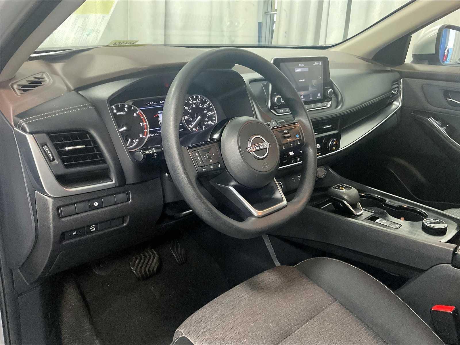 2023 Nissan Rogue SV photo 8