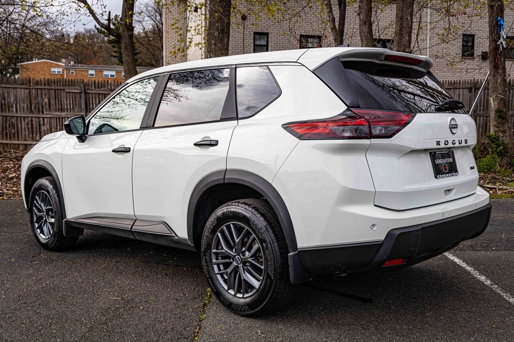 2024 Nissan Rogue S AWD photo 4