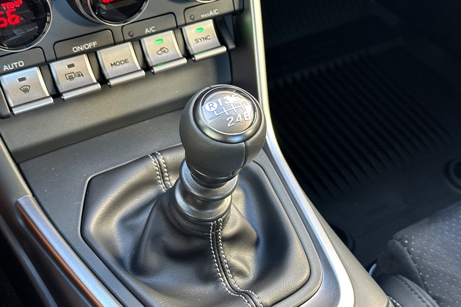 2025 Toyota GR86 Premium photo 21