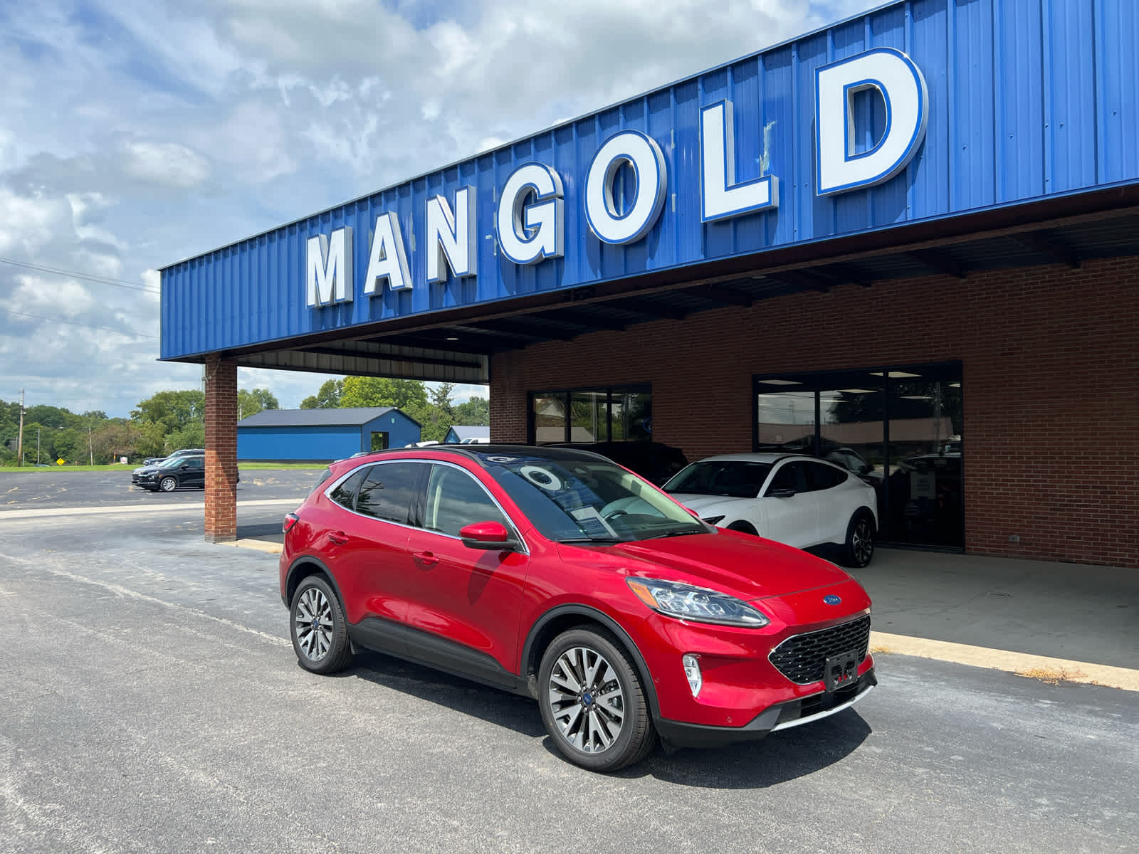 2020 Ford Escape Titanium photo 2