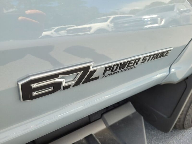 2025 Ford F-350 Lariat photo 14