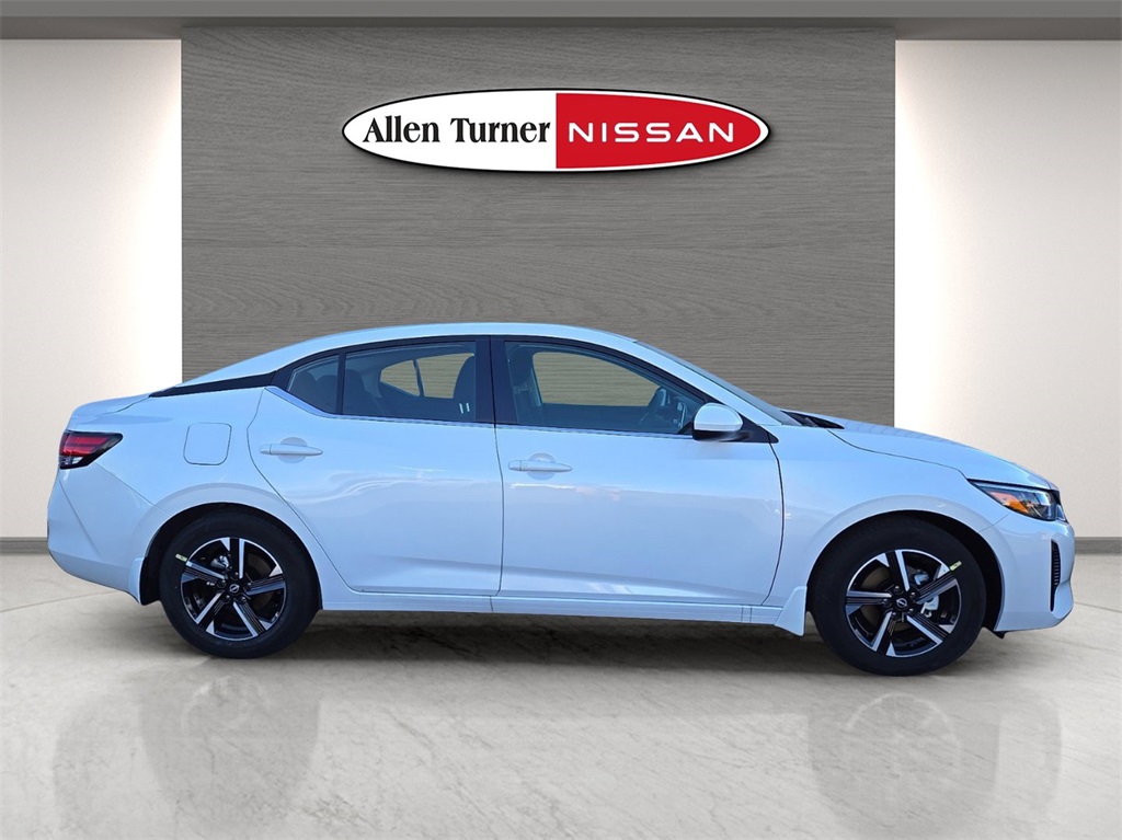2025 Nissan Sentra SV photo 3