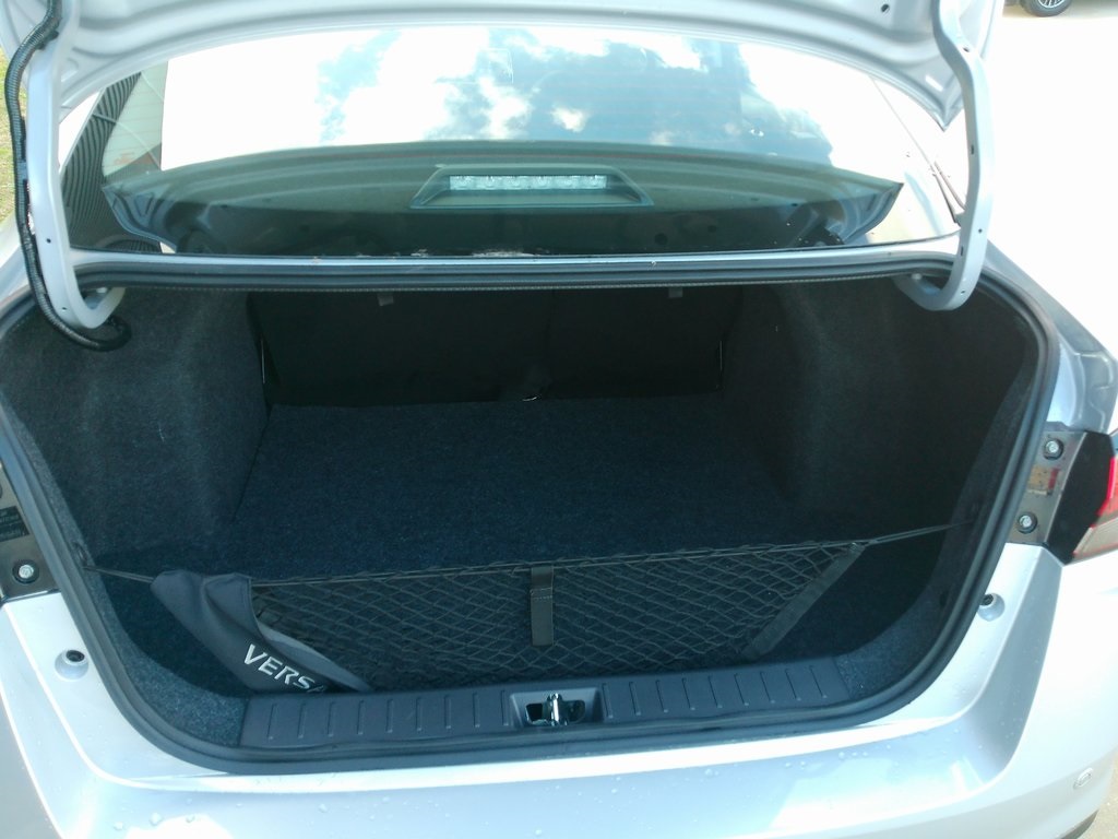 2025 Nissan Versa S photo 19