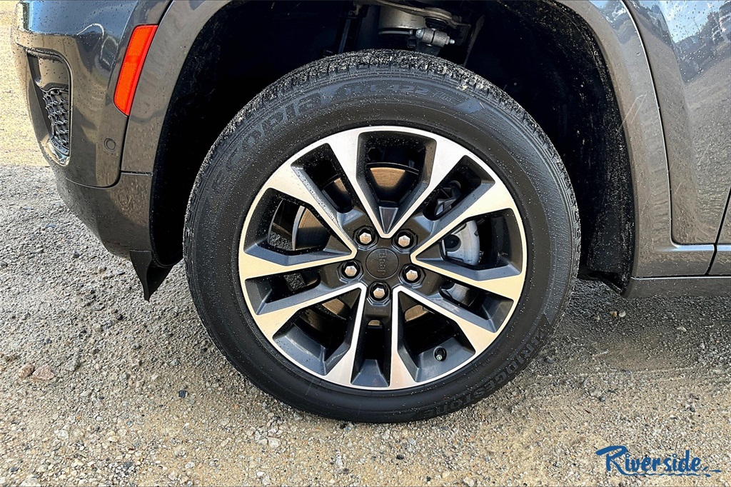 2022 Jeep Grand Cherokee Overland photo 5