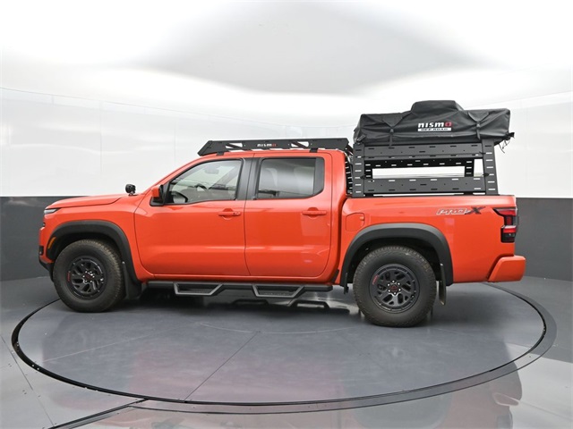2025 Nissan Frontier LE photo 3