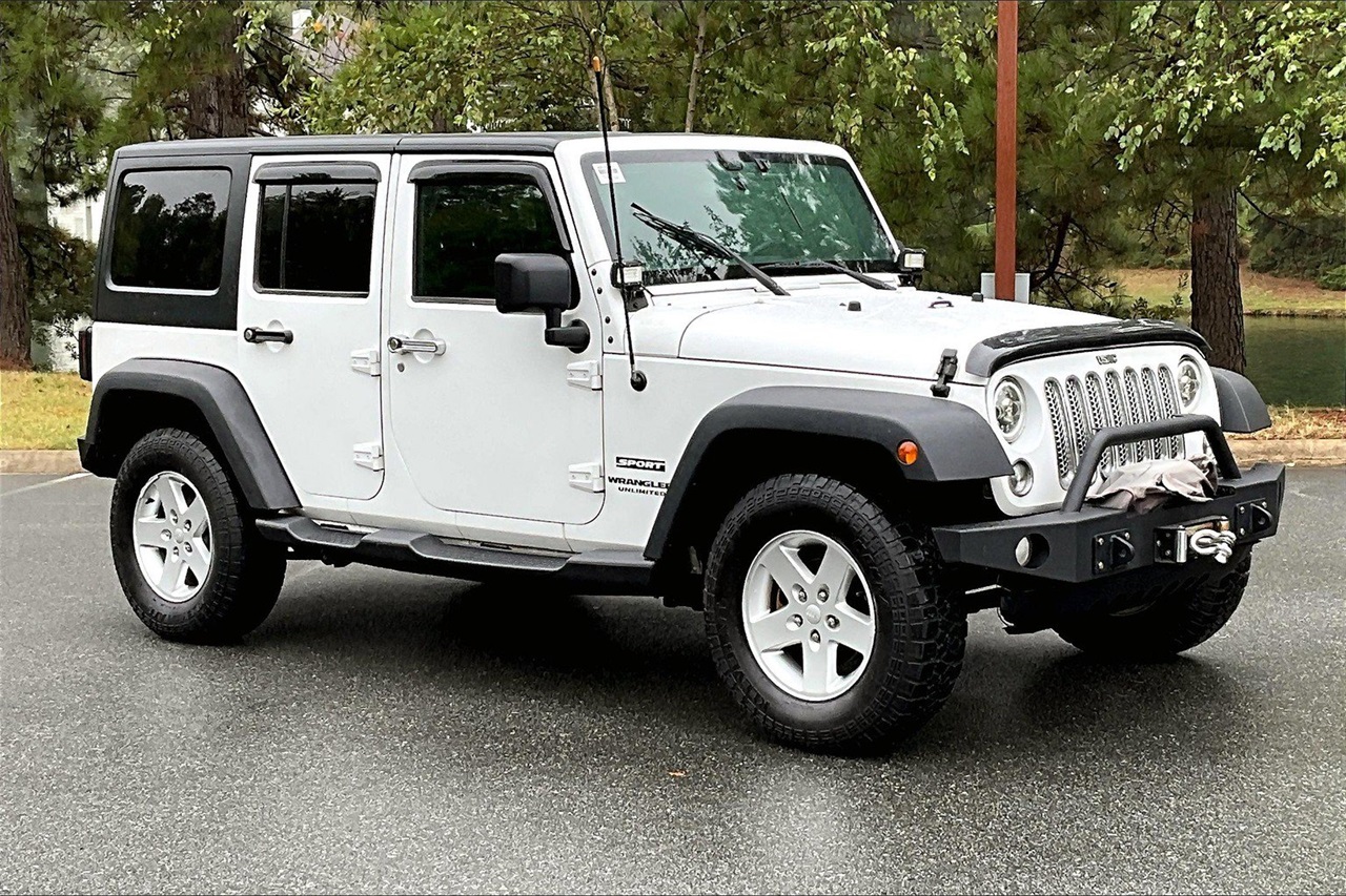 2016 Jeep Wrangler Sport photo 2