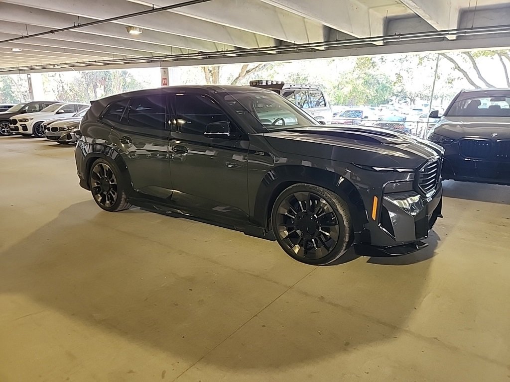 2023 BMW XM Base's photo