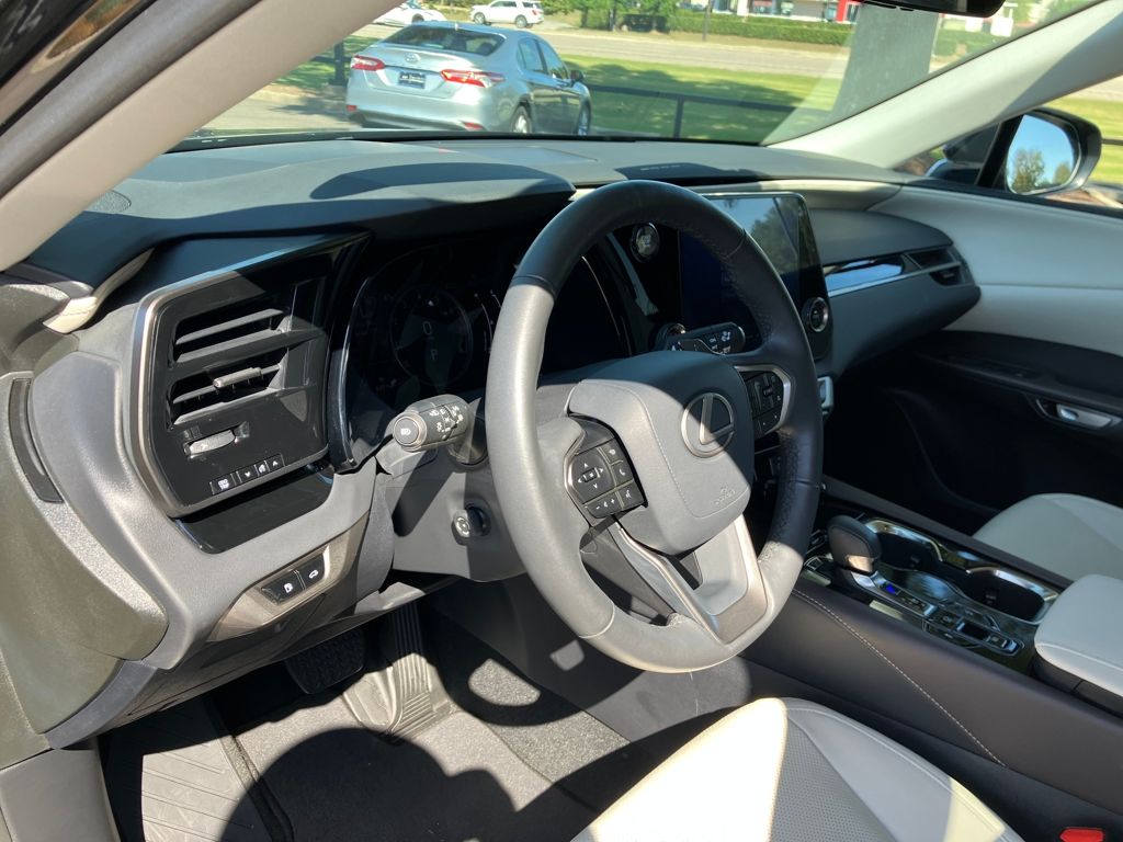 2023 Lexus RX photo 14