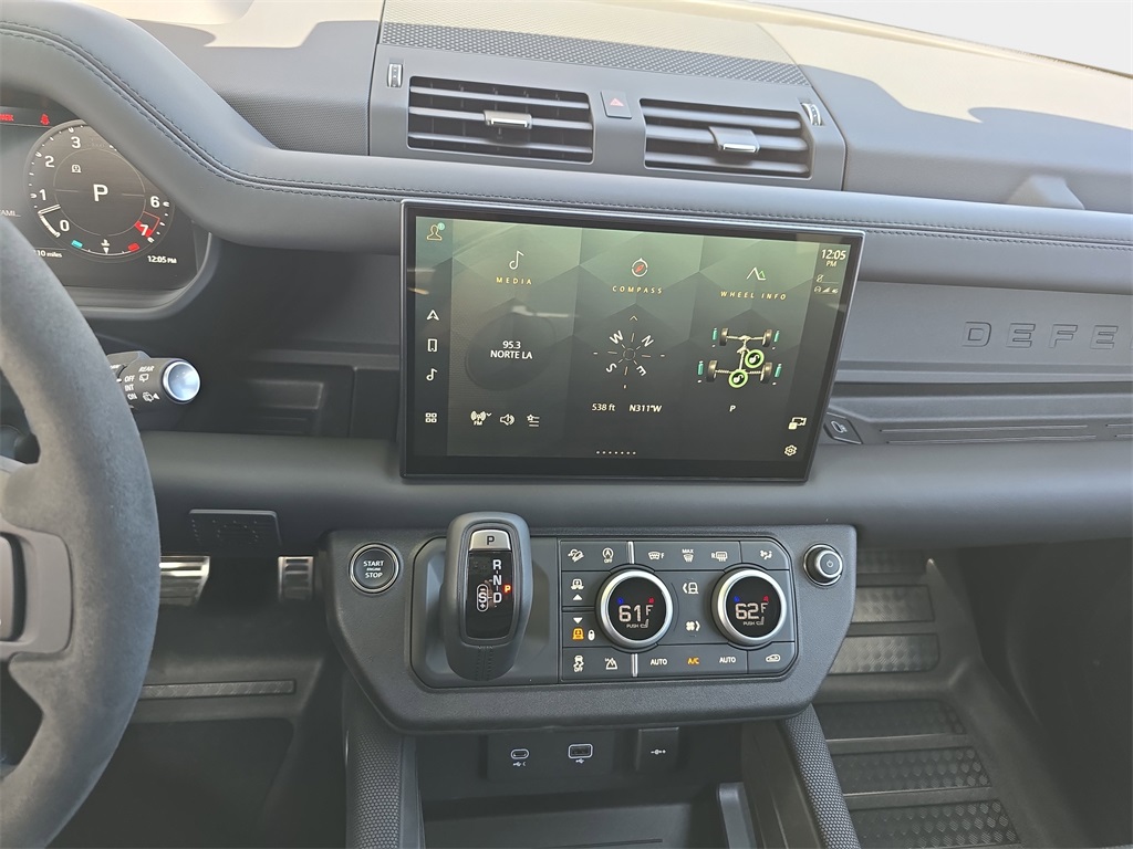 2024 Land Rover Defender 130 V8 photo 21