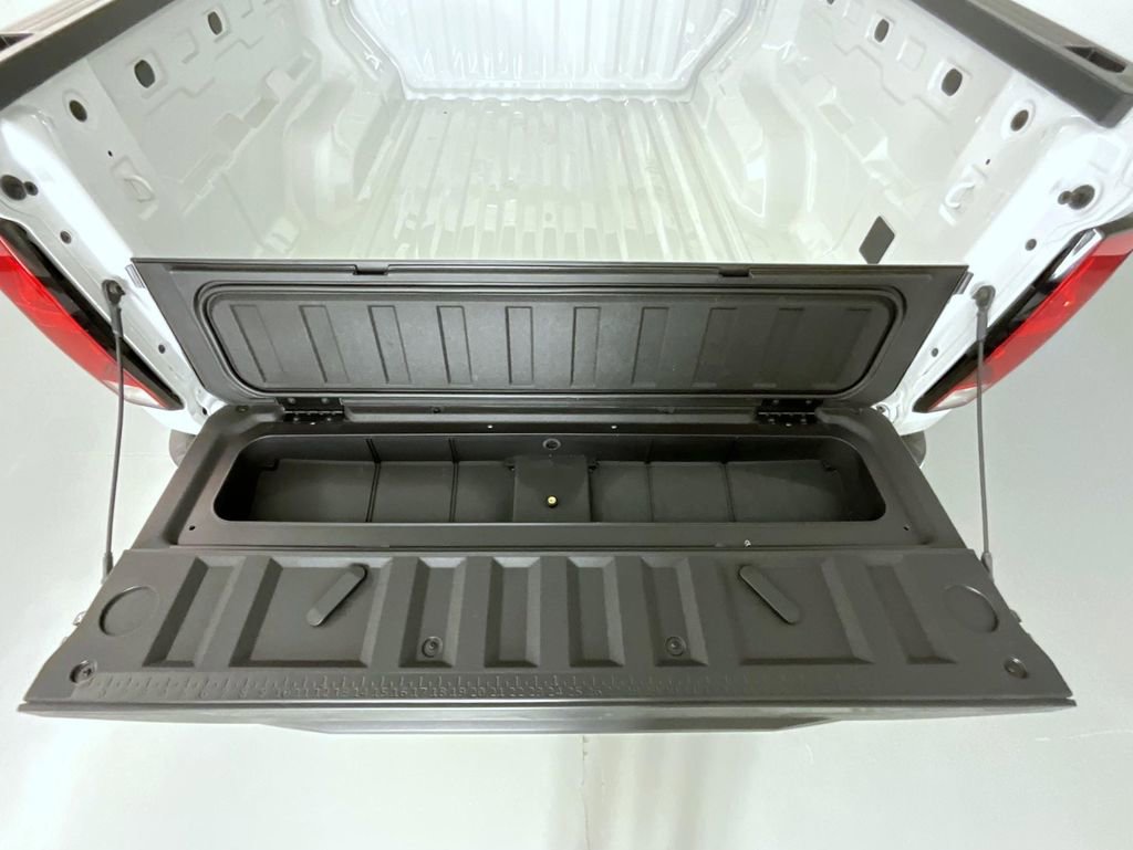 2025 Chevrolet Colorado Work Truck LT photo 11