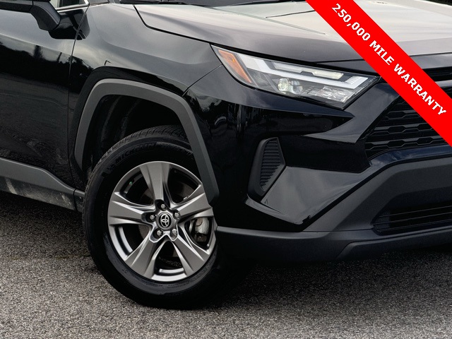 2024 Toyota RAV4 Hybrid XLE photo 2