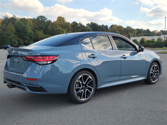 2025 Nissan Sentra SR photo 3