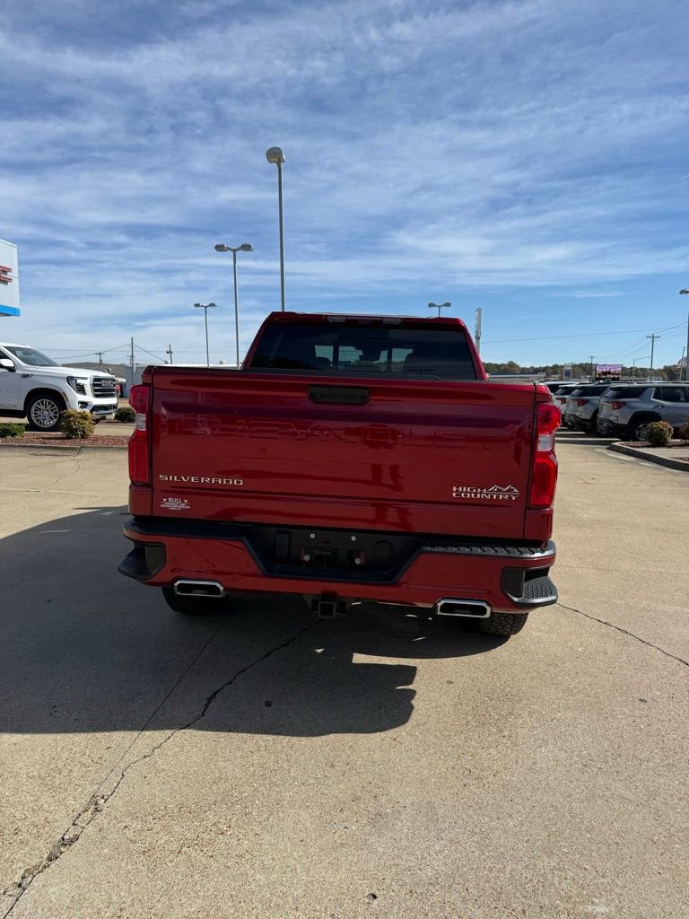 2024 Chevrolet Silverado 1500 High Country photo 3