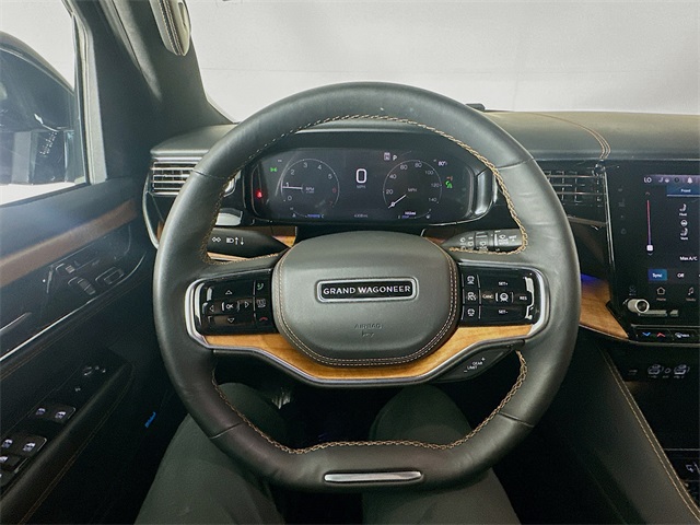 2024 Jeep Wagoneer L Series III photo 11