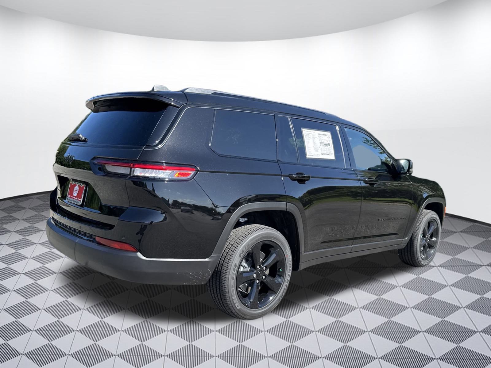 2025 Jeep Grand Cherokee Altitude photo 3