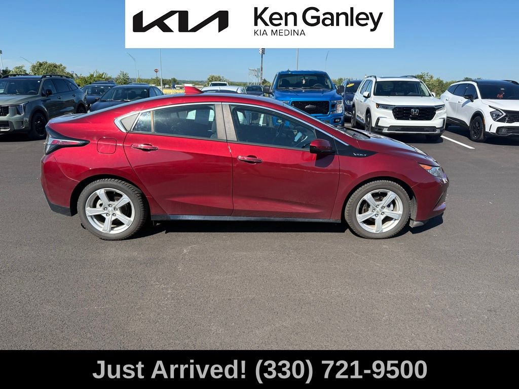 2017 Chevrolet Volt LT photo 4