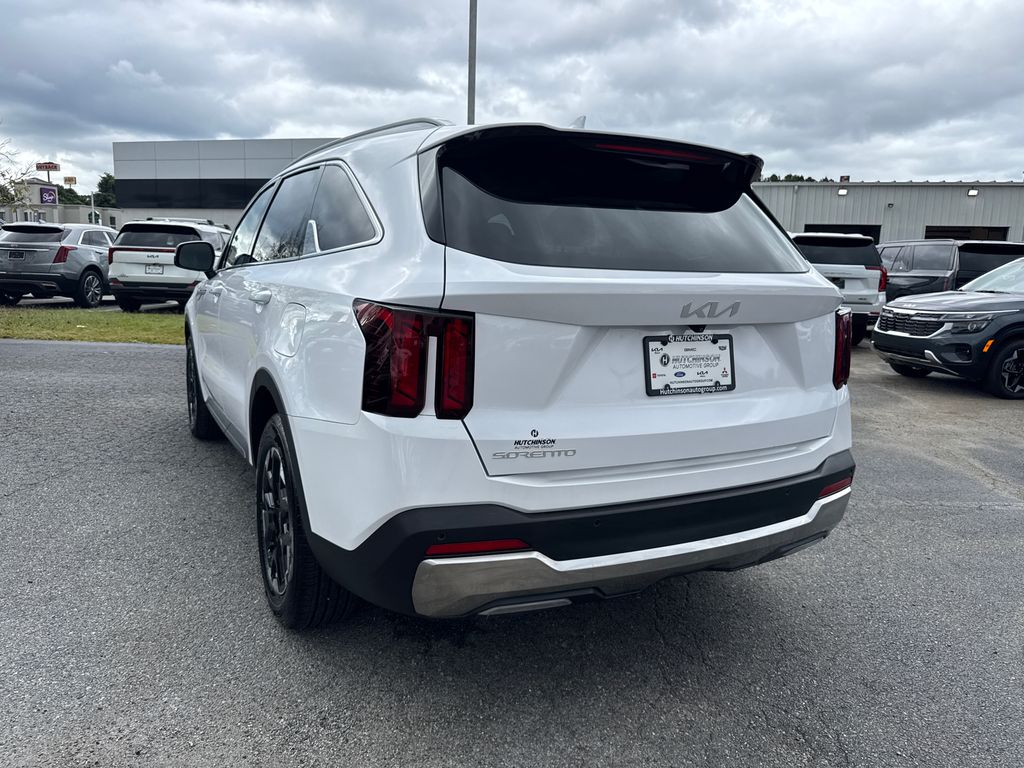 2024 Kia Sorento S photo 5
