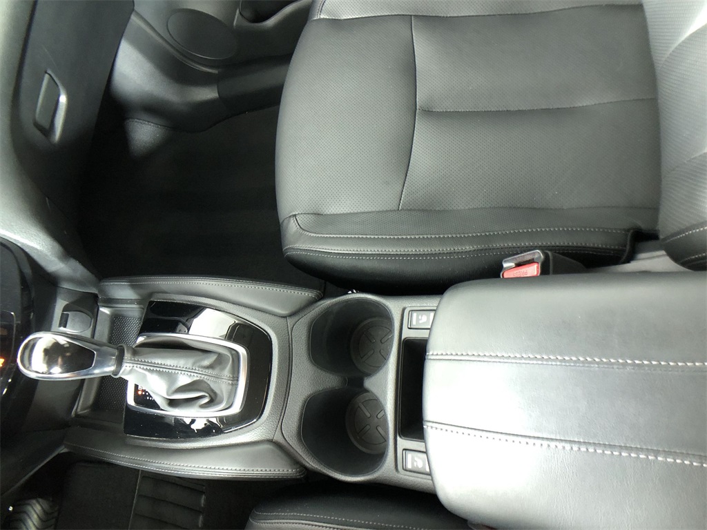 2018 Nissan Rogue SL photo 16