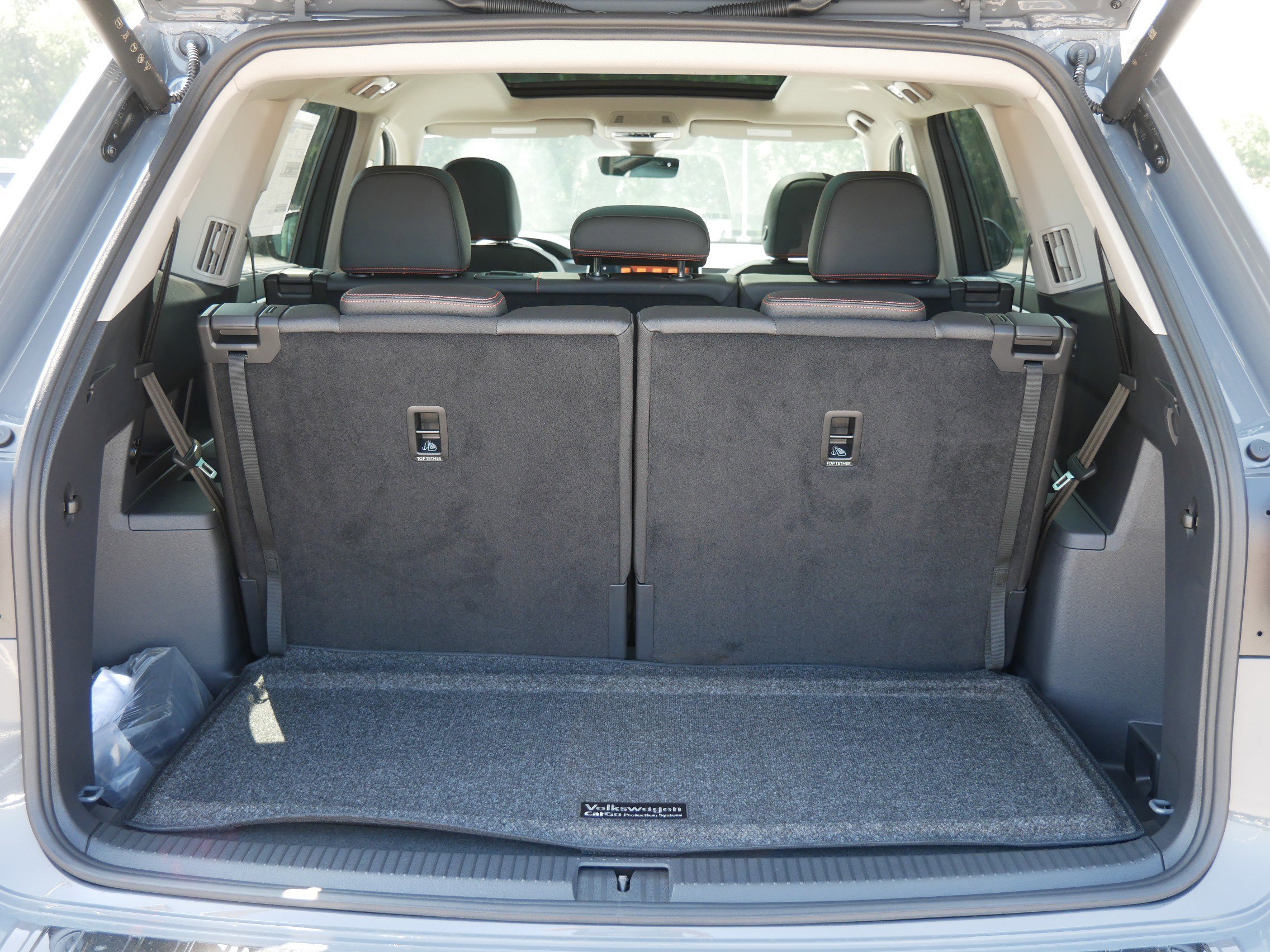 2025 Volkswagen Atlas Peak Edition SE photo 3