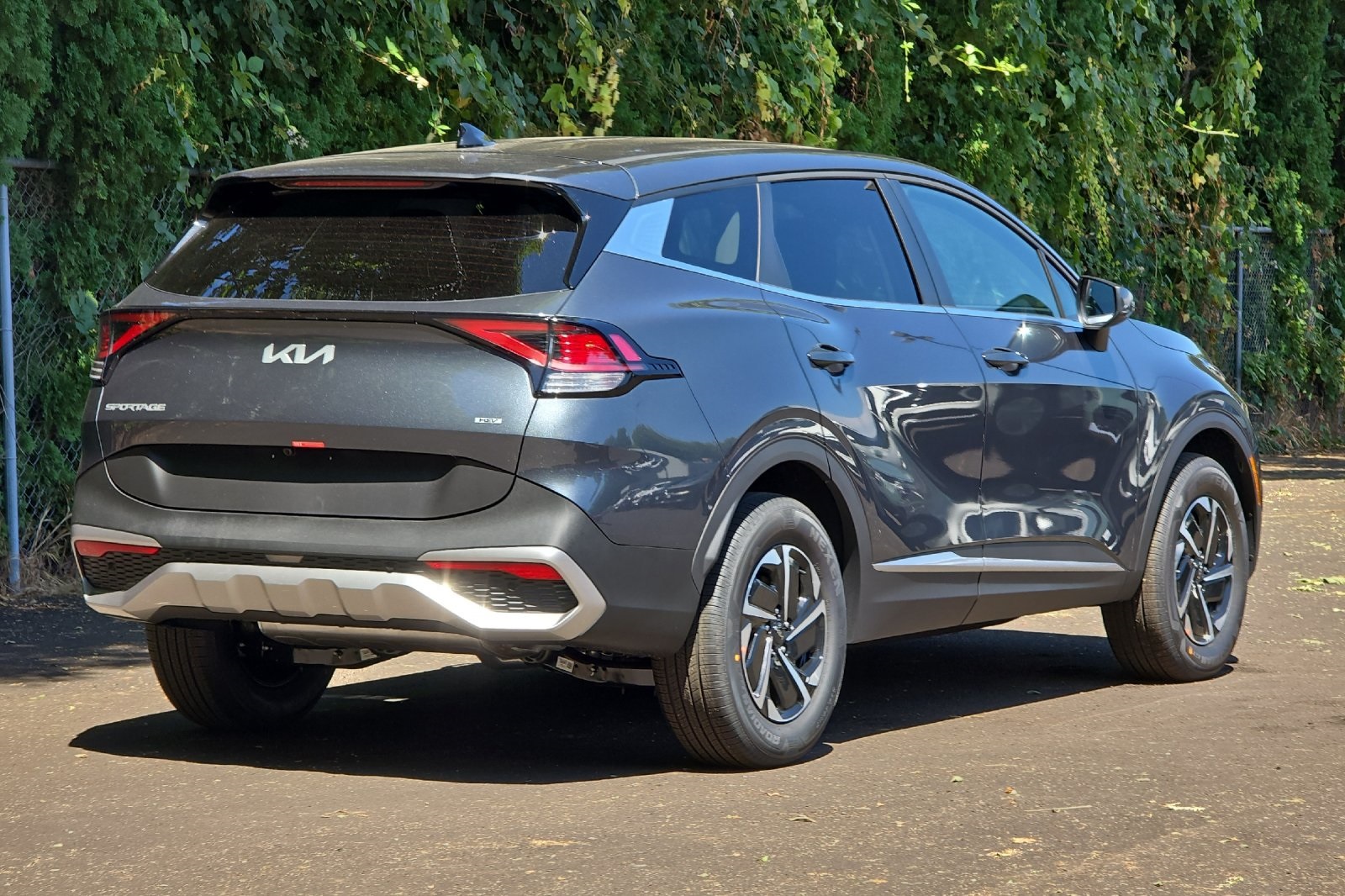 2025 Kia Sportage LX photo 3