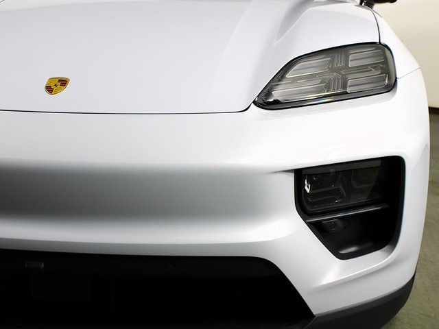 2025 Porsche Macan Electric photo 11