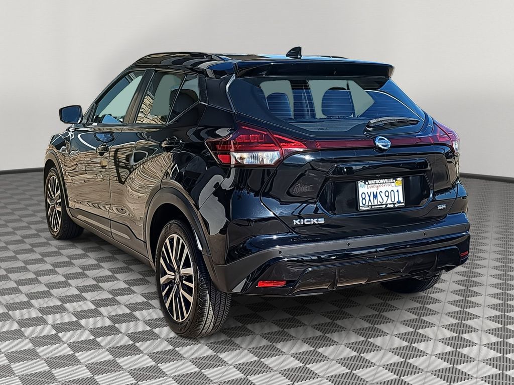 2021 Nissan Kicks SR photo 4