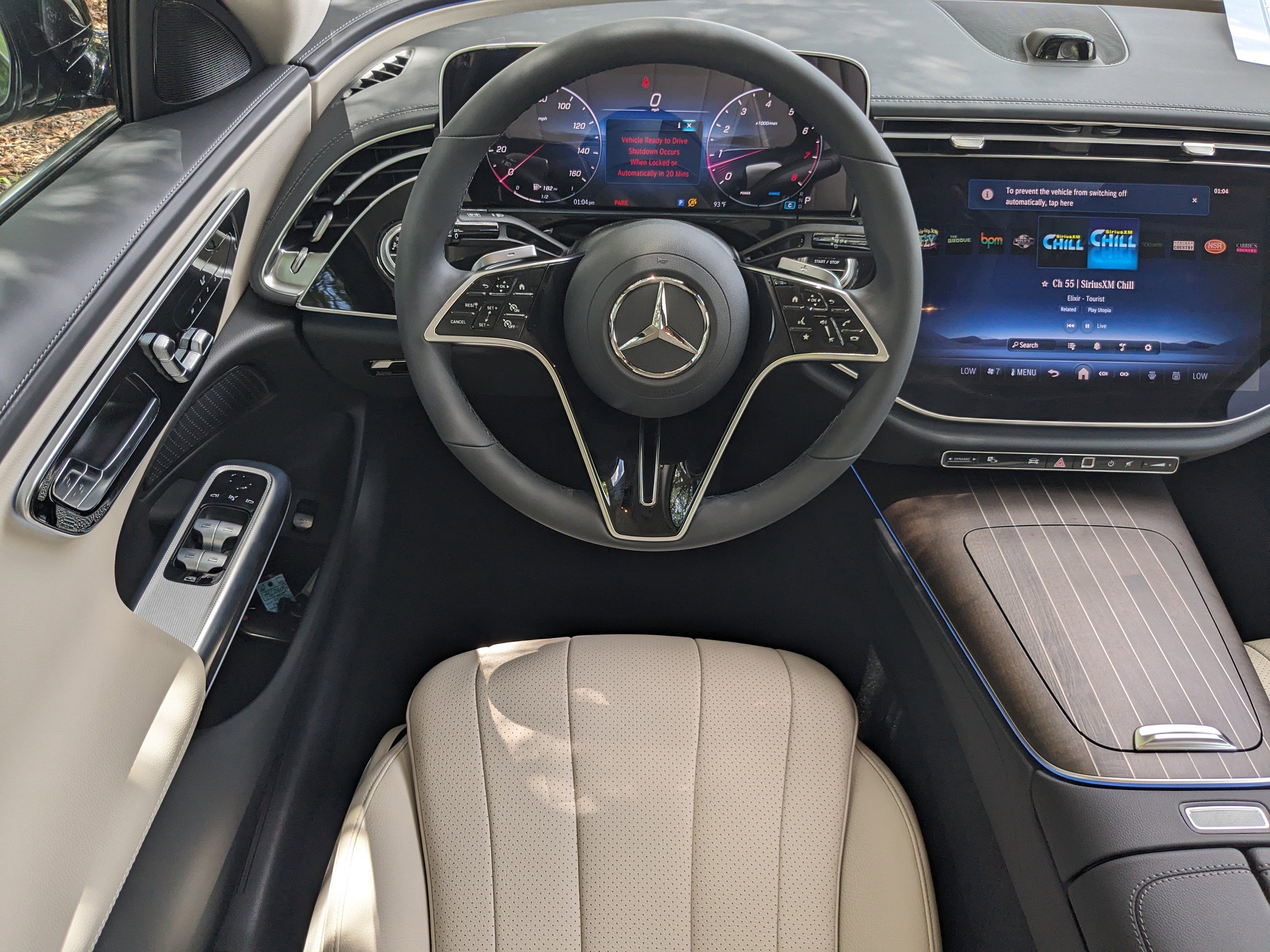 2025 Mercedes Benz E 350 photo 9