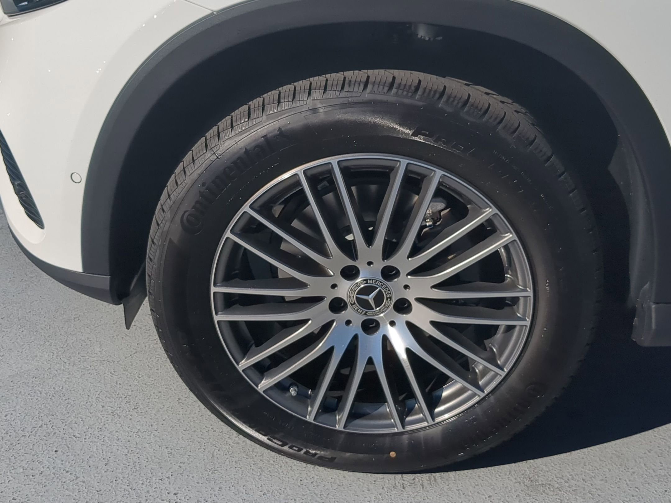 2026 Mercedes Benz GLC 300 4MATIC photo 3
