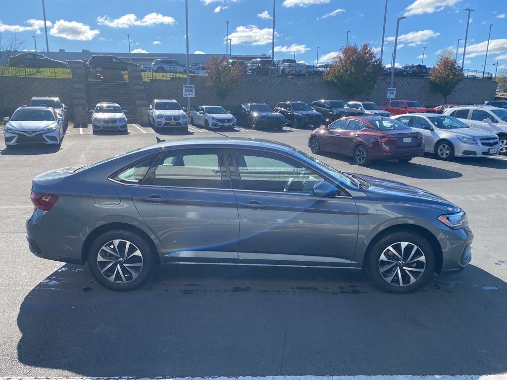 2023 Volkswagen Jetta 1.5T S photo 4