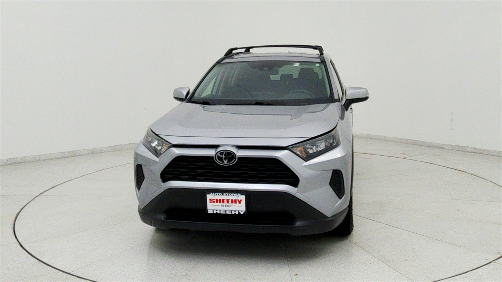2019 Toyota RAV4 LE photo 2