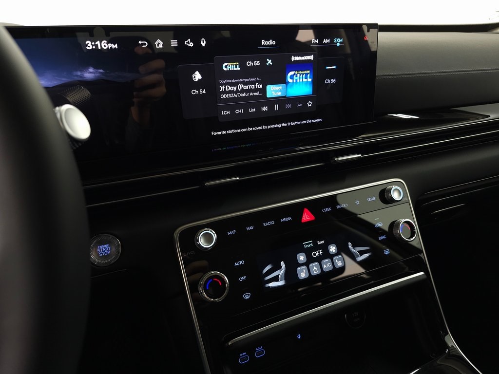 2025 Genesis GV80 2.5T Standard AWD photo 13