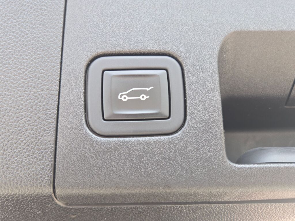 2023 Cadillac XT4 Premium Luxury photo 13